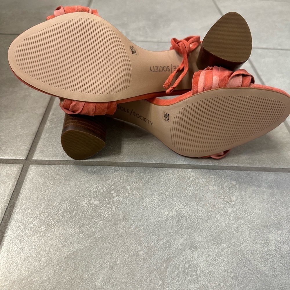 Sole Society Coral Ruffle Sandal Heels Sz 7​ - Picture 5 of 5